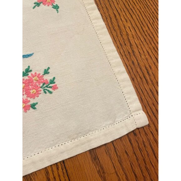 Vintage Embroidered Table Runner With Cat &Pink Floral Basket Design 13.5" x 35" - Picture 11 of 16